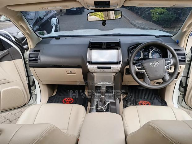 Toyota Land Cruiser Prado 2017 White
