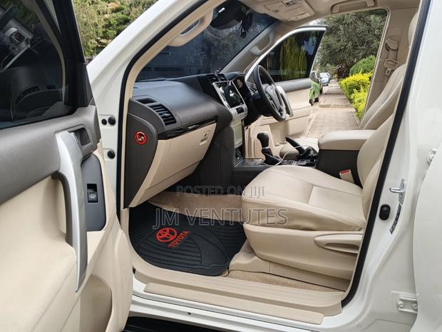 Toyota Land Cruiser Prado 2017 White
