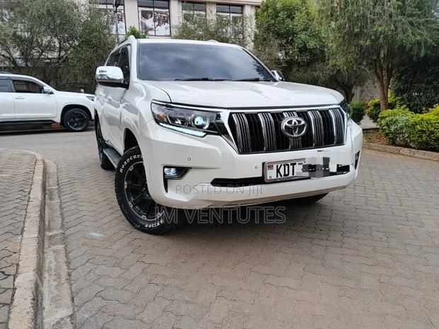 Toyota Land Cruiser Prado 2017 White