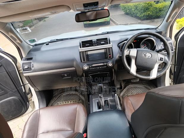 Toyota Land Cruiser Prado 2017 White