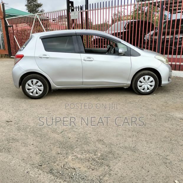 Toyota Vitz 2012 Silver