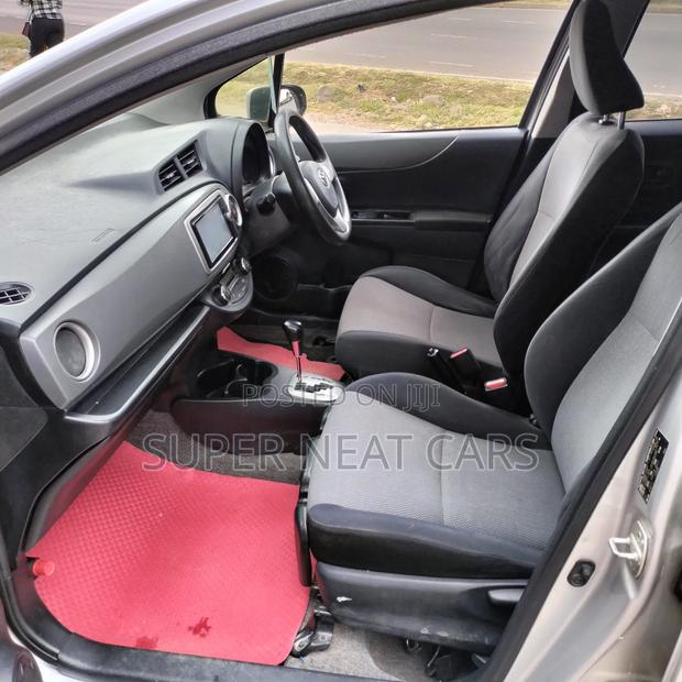 Toyota Vitz 2012 Silver