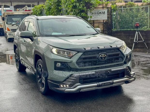 Toyota RAV4 2020 Green