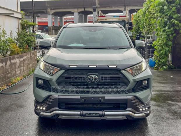 Toyota RAV4 2020 Green
