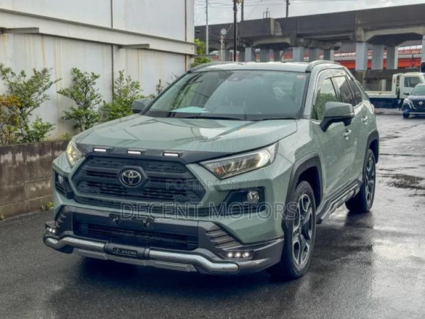 Toyota RAV4 2020 Green