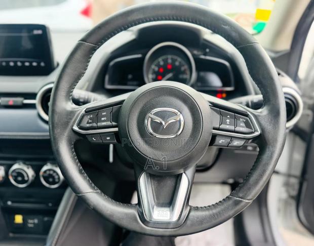 Mazda 2 2019 Beige