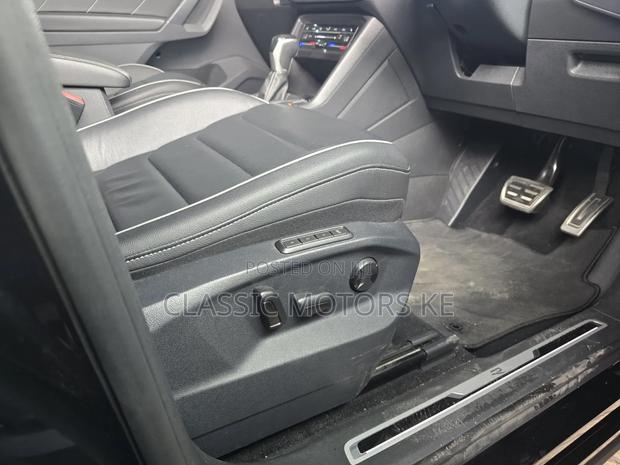 Volkswagen Tiguan 2023 Black