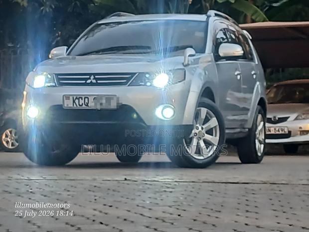Mitsubishi Outlander 2011 Silver
