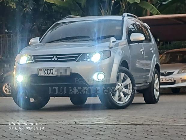 Mitsubishi Outlander 2011 Silver