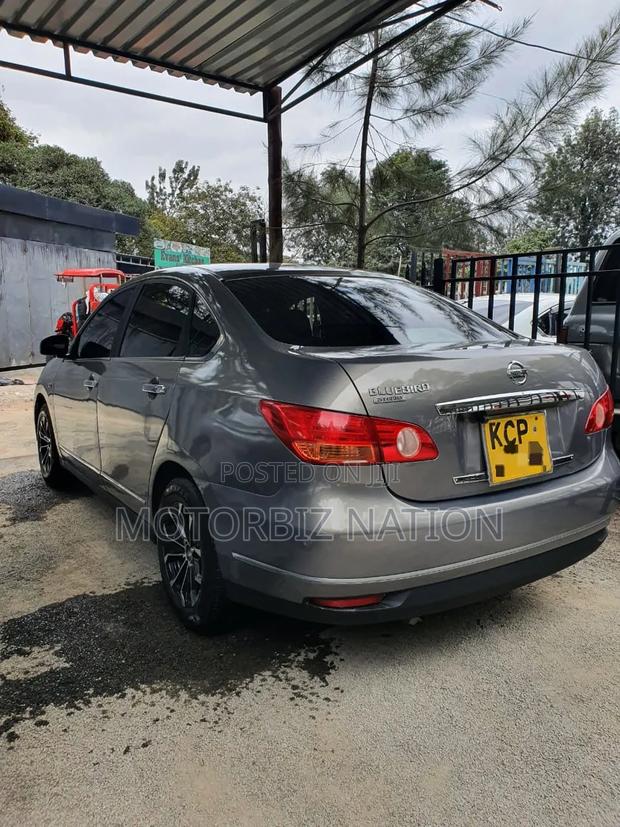 Nissan Bluebird 2011 Gray