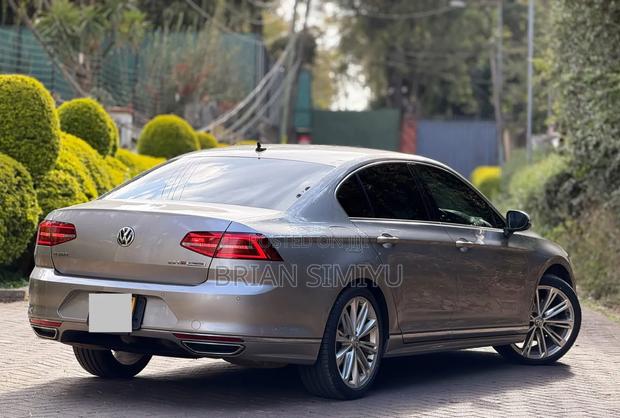 Volkswagen Passat 2016 Gray