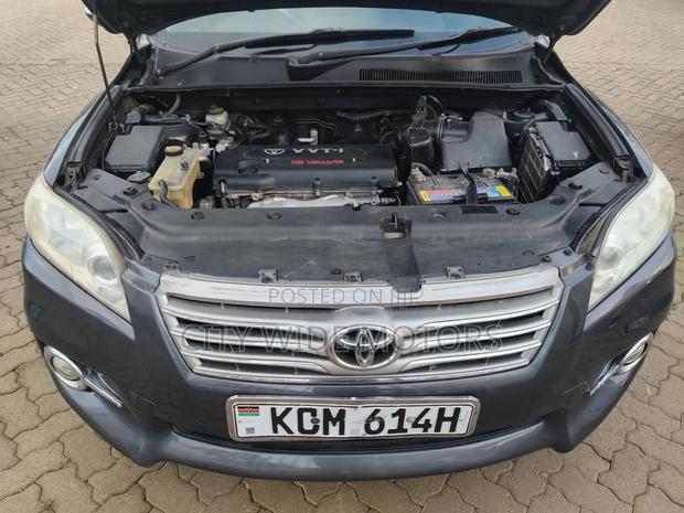 Toyota Vanguard 2010 Gray