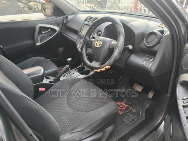 Toyota Vanguard 2010 Gray