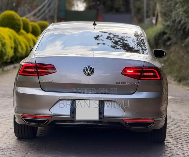 Volkswagen Passat 2016 Gray