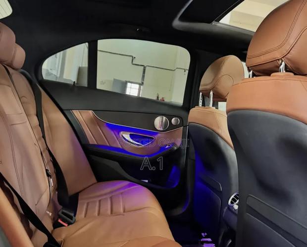 Mercedes-Benz C200 2019 Pearl
