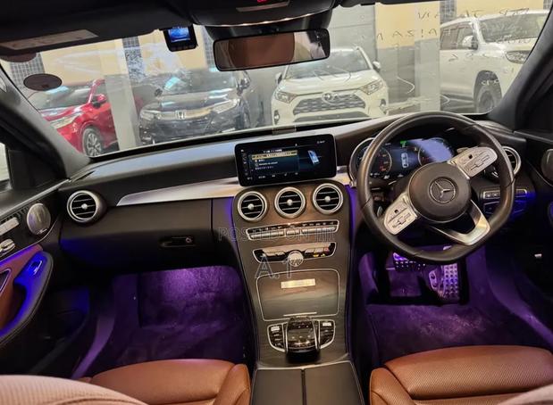 Mercedes-Benz C200 2019 Pearl