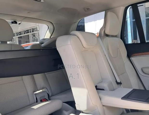 Volvo XC90 2019 Pearl