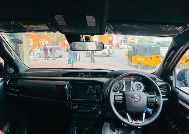 Toyota Hilux 2020 Black