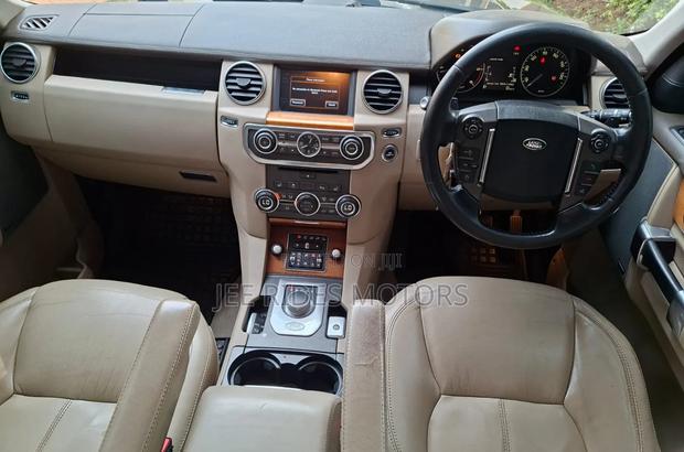 Land Rover Discovery 2015 Brown