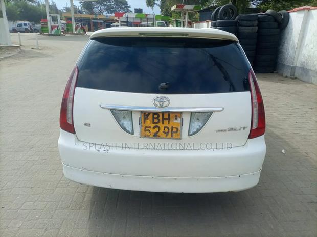 Toyota Mark II Blit 2006 White