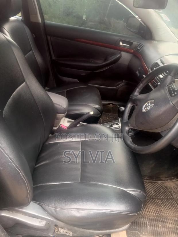 Toyota Avensis 2005 Black