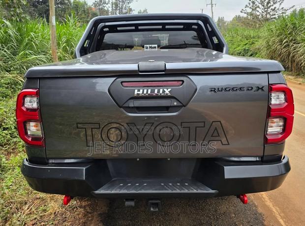 Toyota Hilux 2020 Gray