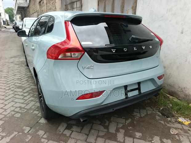 Volvo V40 2019