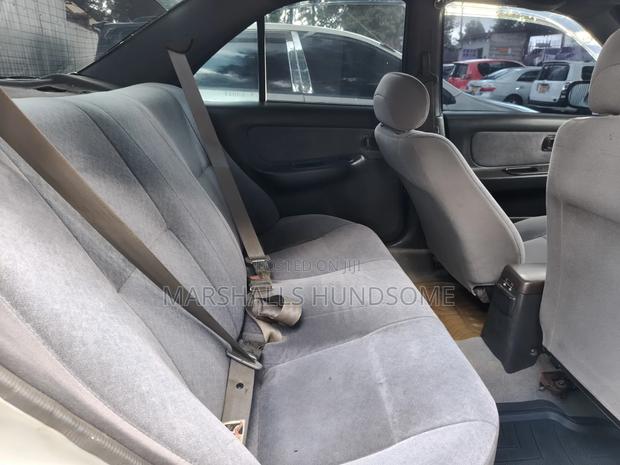 Nissan Sunny 2001 Silver