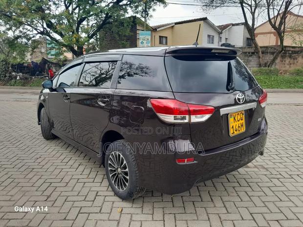 Toyota Wish 2011