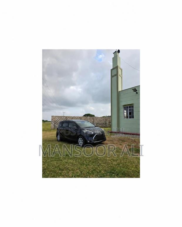 Toyota Sienta 1.5 FWD (6-seater) 2018 Black