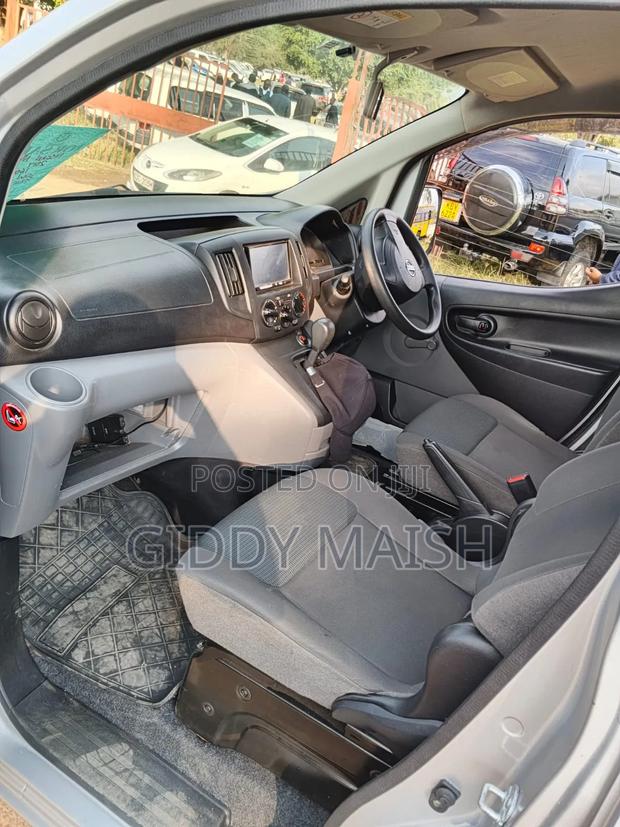 Nissan NV1500 2017 Silver