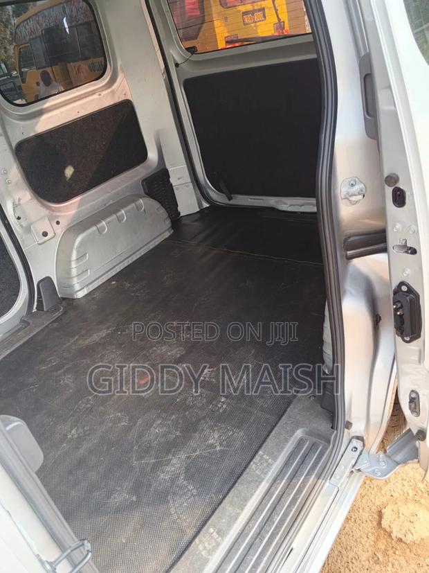 Nissan NV1500 2017 Silver