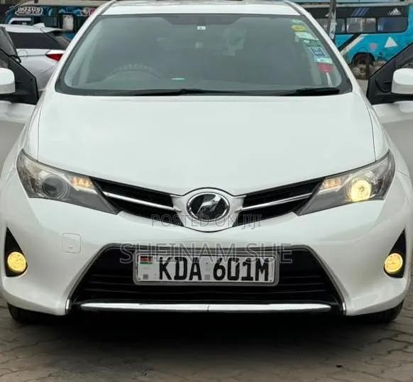 Toyota Auris 2013 White