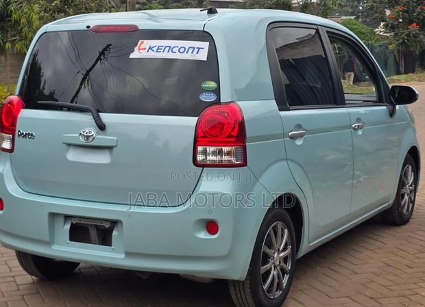 Toyota Porte 2020 Gray