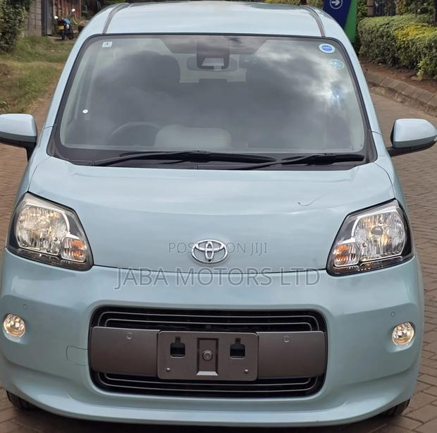 Toyota Porte 2020 Gray