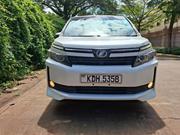 Toyota Voxy 2015 White for sale