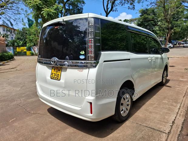 Toyota Voxy 2015 White