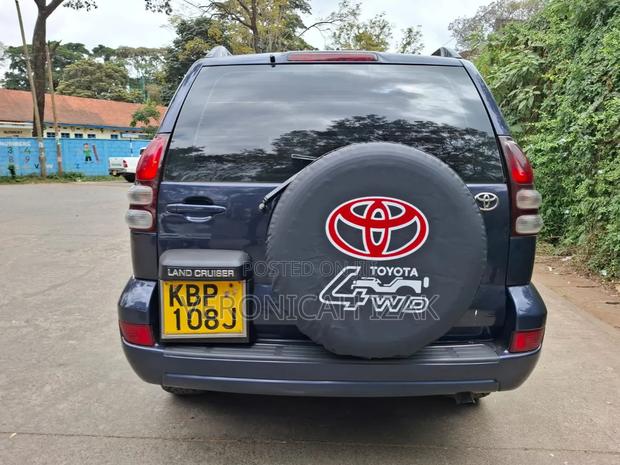 Toyota Land Cruiser Prado 2005 Gray