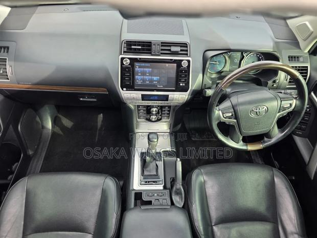 Toyota Land Cruiser Prado 2019 Gray