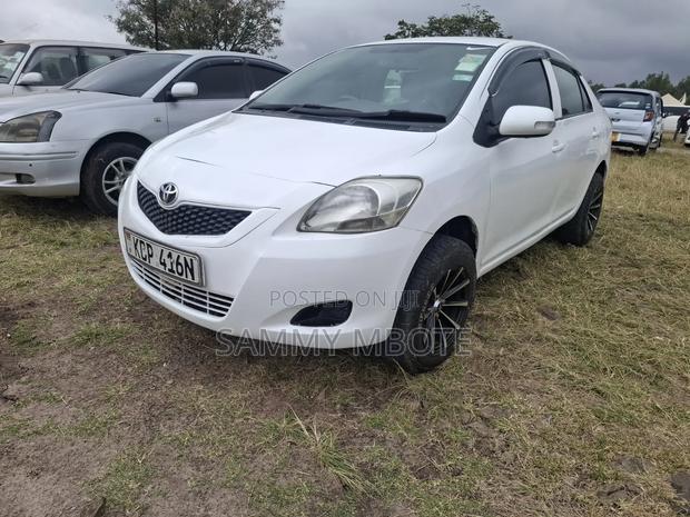 Toyota Belta 2011 Pearl