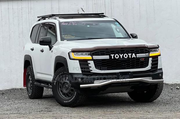 Toyota Land Cruiser 2023 White