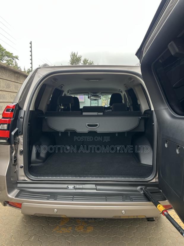 Toyota Land Cruiser Prado 2.8 2021 Silver