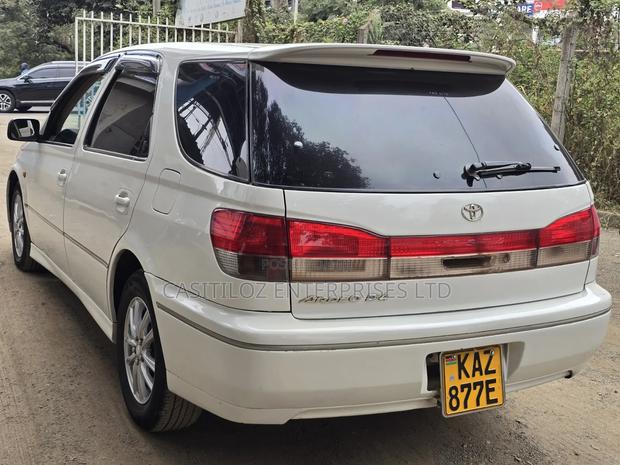 Toyota Vista 2000 White