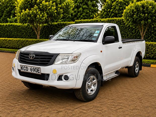 Toyota Hilux 2015 White