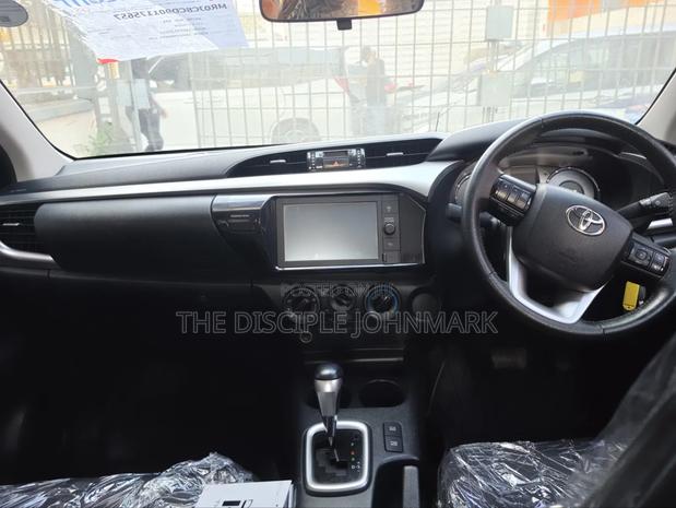 Toyota Hilux 2020 Silver