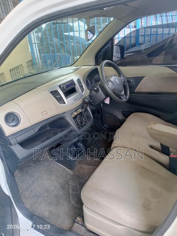 Mitsubishi SpaceWagon 2014 White