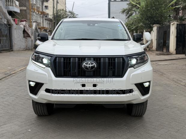 Toyota Land Cruiser Prado 2.7 2022 White