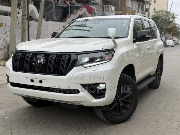 Toyota Land Cruiser Prado 2.7 2022 White