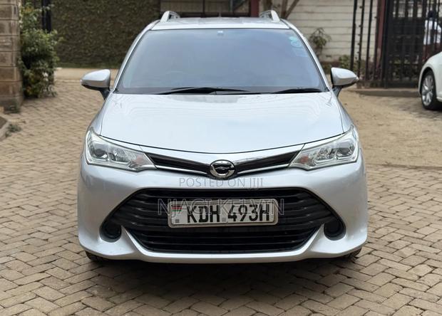 Toyota Corolla Fielder 2015 Silver