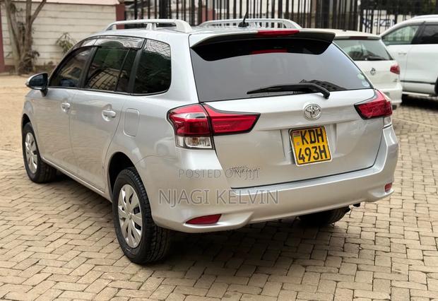 Toyota Corolla Fielder 2015 Silver